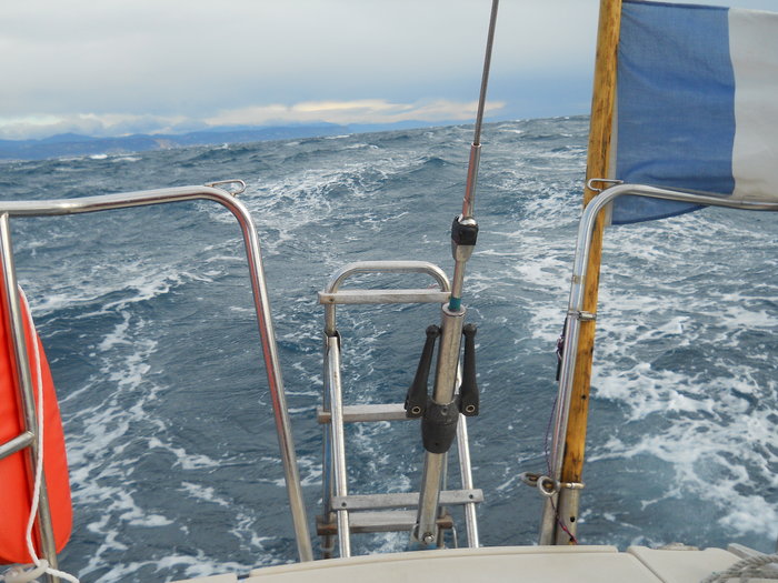 Mon Amour est un Bateau qui me berce dans ces Voiles.JPG (2.79 Mio) Consulté 29319 fois Le Golf de Gênes 9 noeuds de moyenne