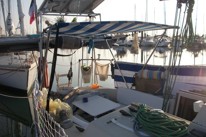 100_5976.JPG (1.68 Mio) Consulté 81724 fois notre bimini fait " maison " !!!!